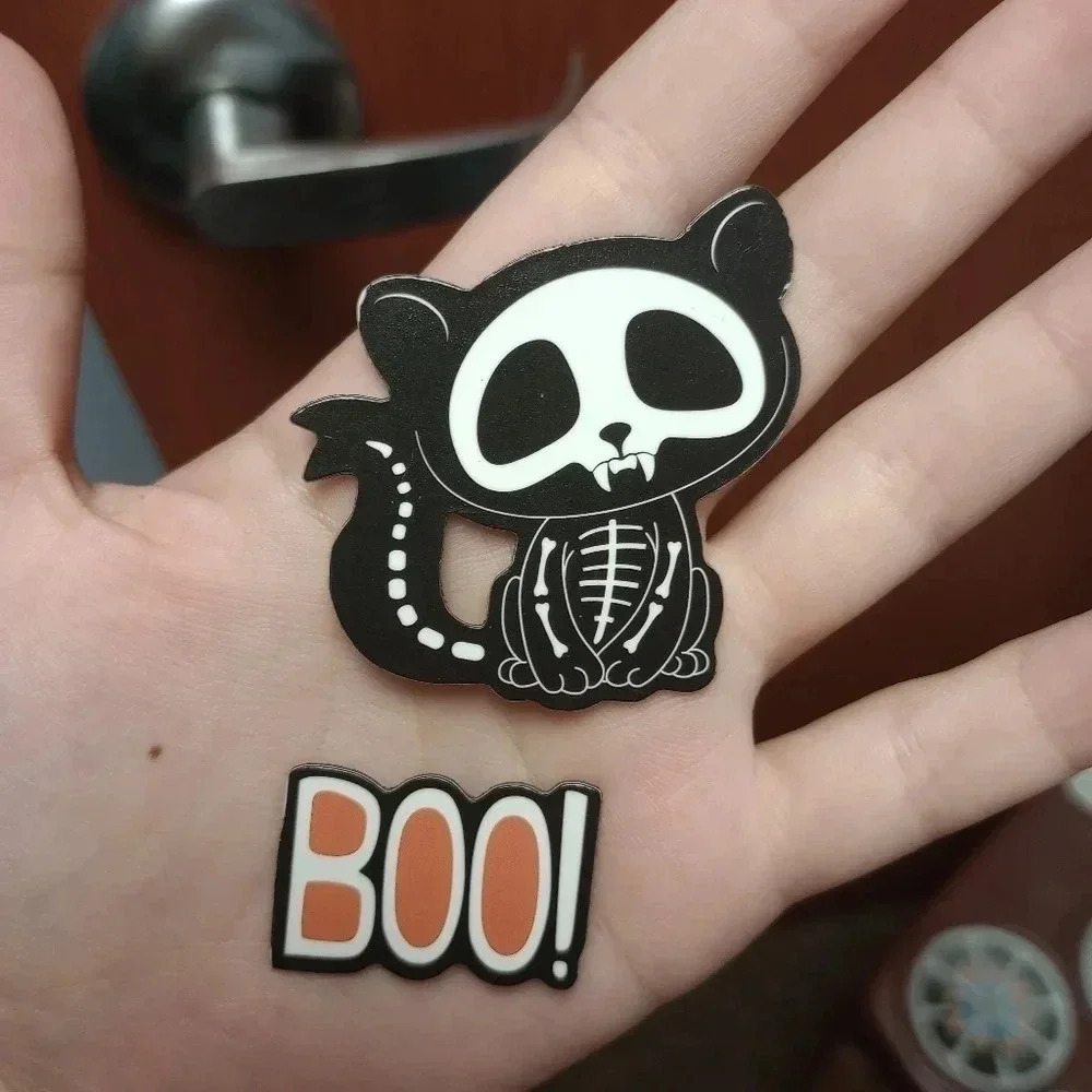 Skull skeleton cat kitten Goth Gothic boo Halloween fun magnet decor home sign